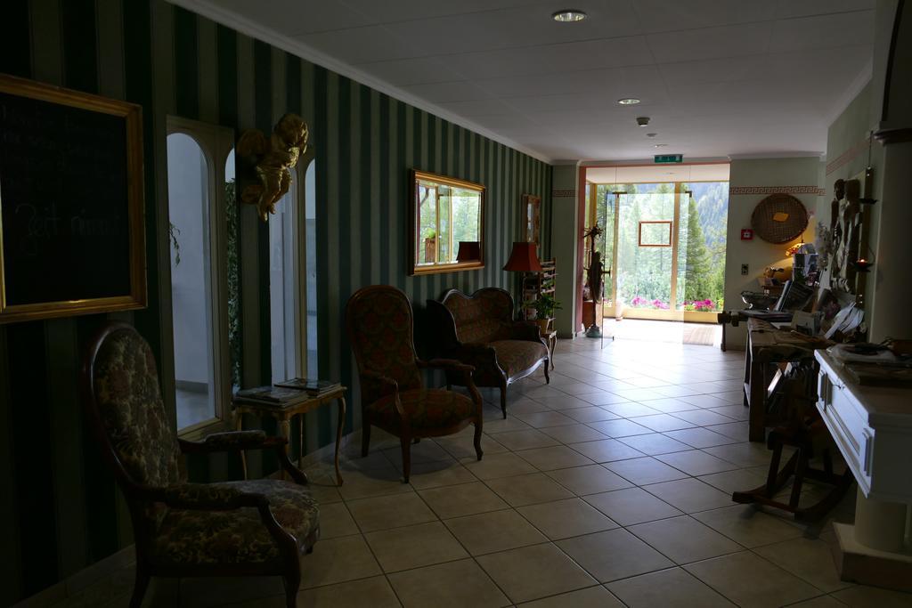 Apartments Castle Goms Extérieur photo
